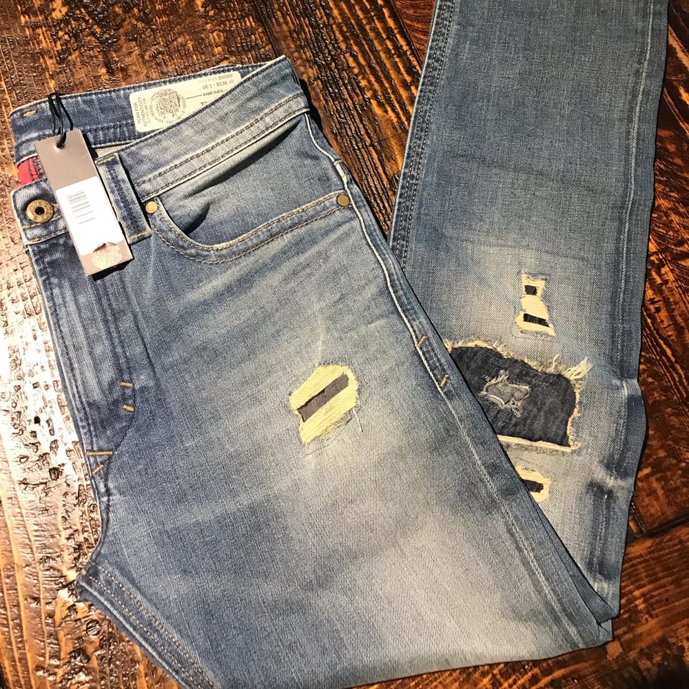 Men’s Slim-Skinny Thavar Ripped Jeans 28 NWT